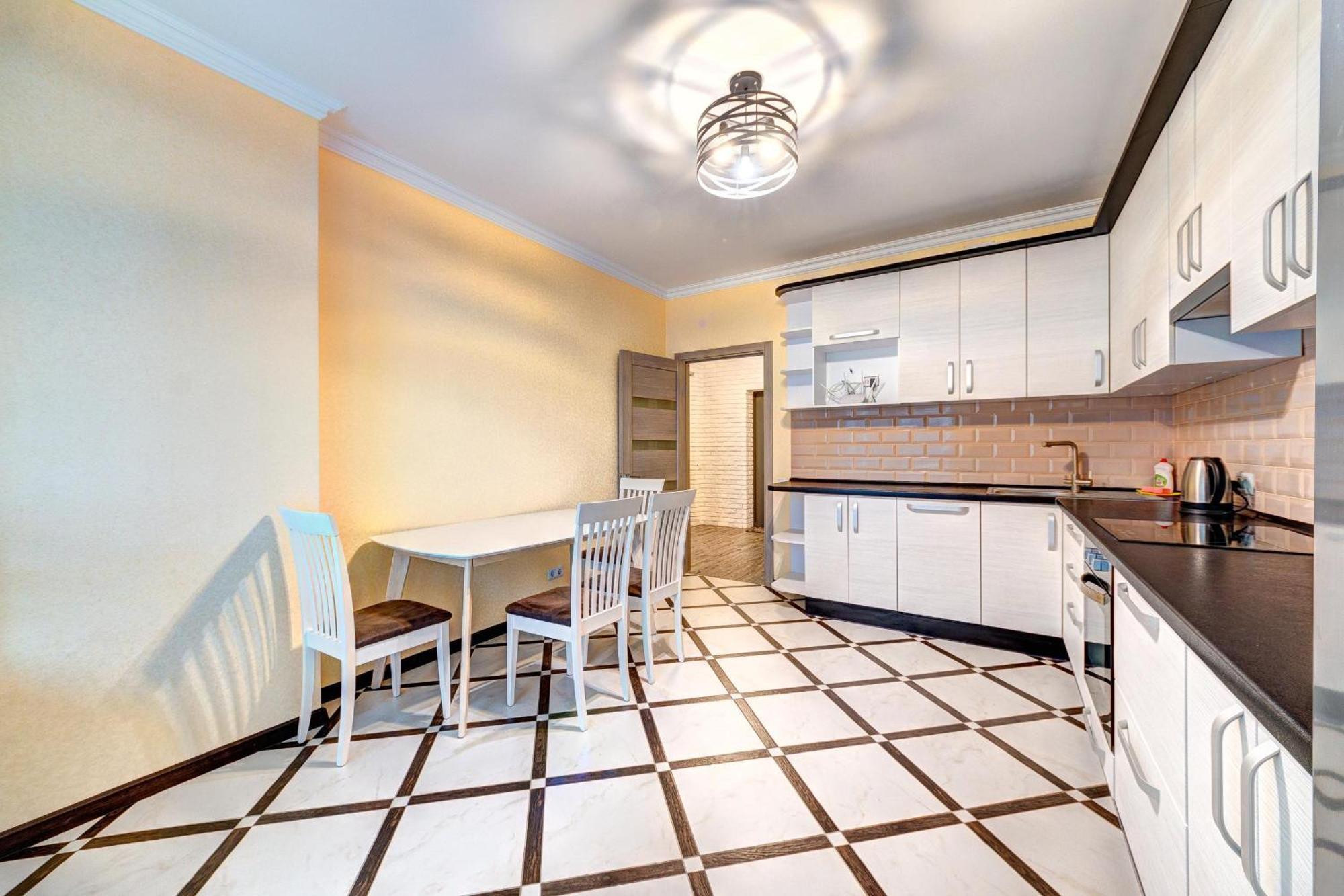 Apartment Voskresenska 18 , Парковые Озера Kiev Ruang foto