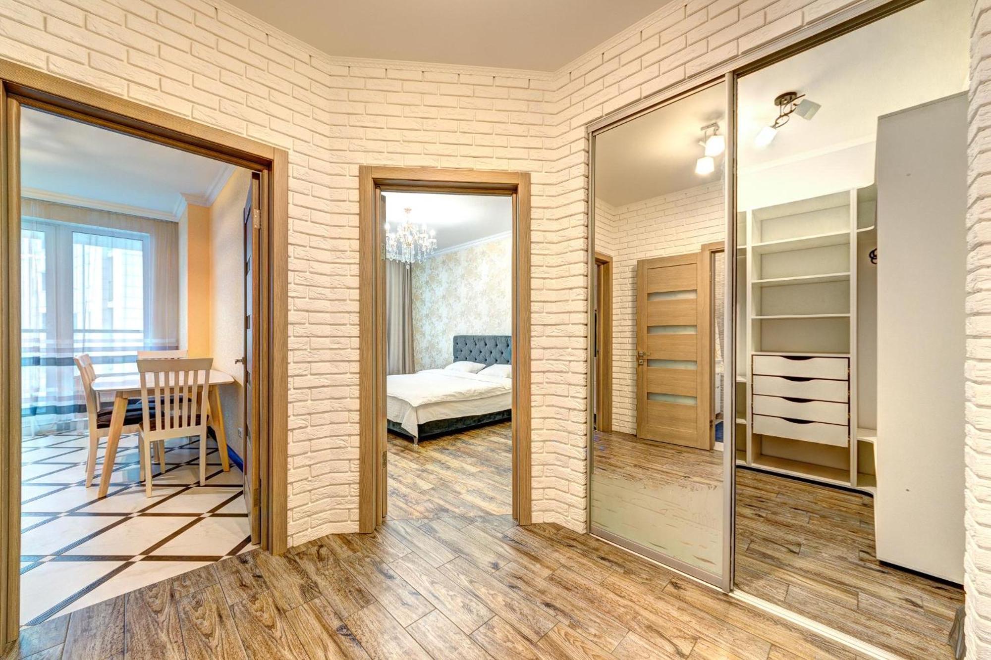 Apartment Voskresenska 18 , Парковые Озера Kiev Ruang foto