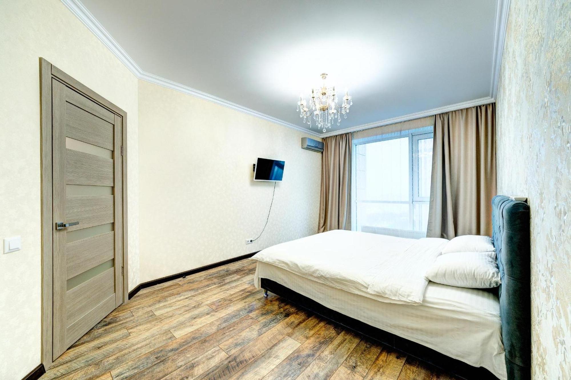 Apartment Voskresenska 18 , Парковые Озера Kiev Ruang foto