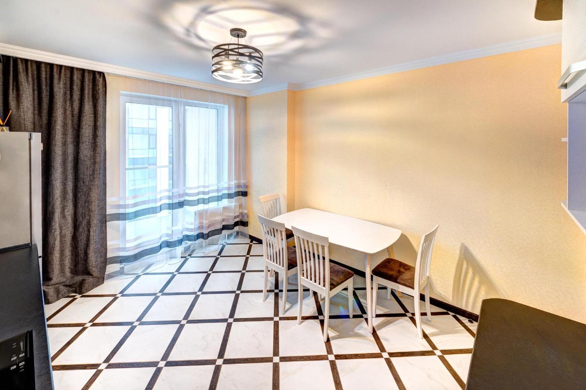 Apartment Voskresenska 18 , Парковые Озера Kiev Ruang foto
