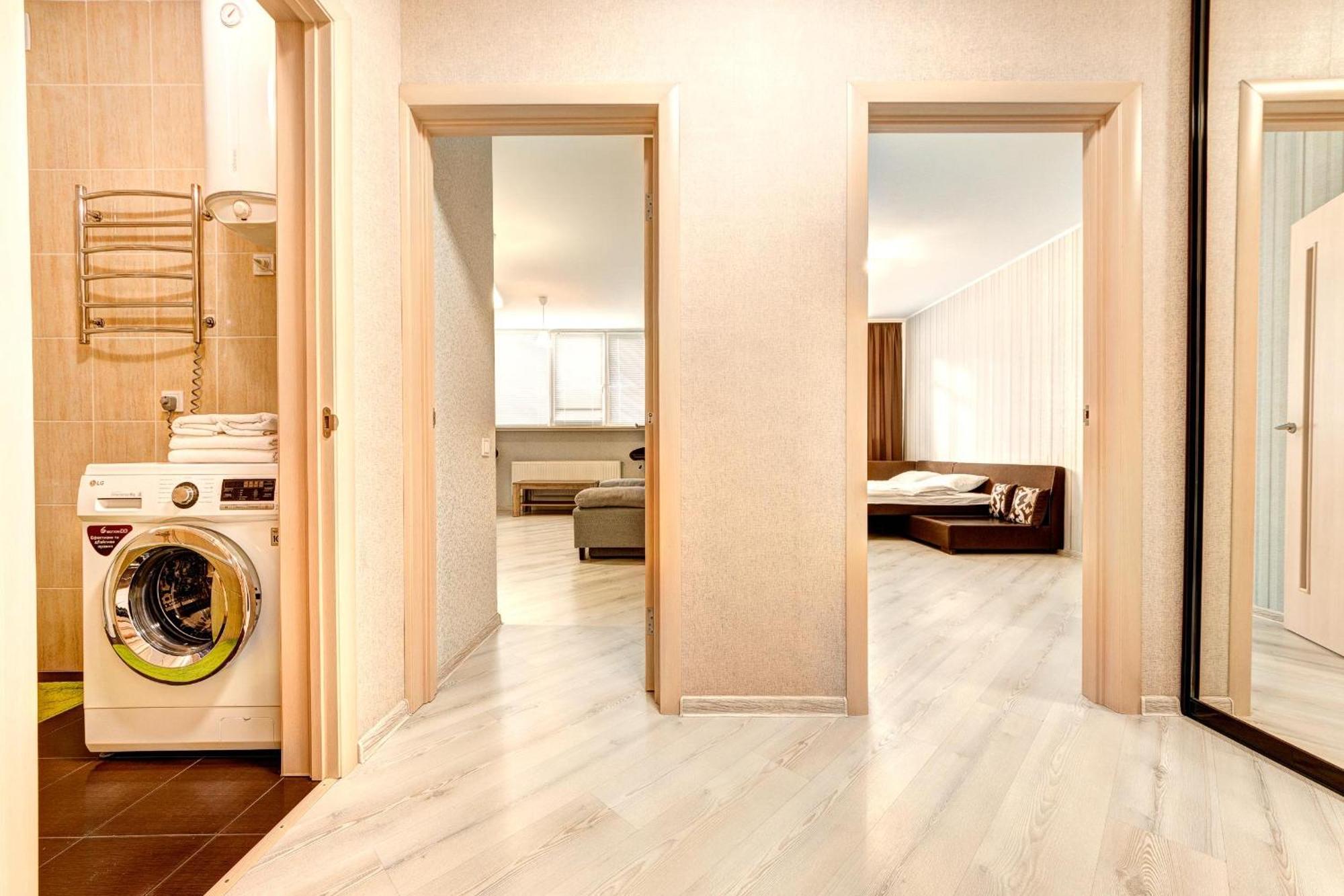 Apartment Voskresenska 18 , Парковые Озера Kiev Ruang foto