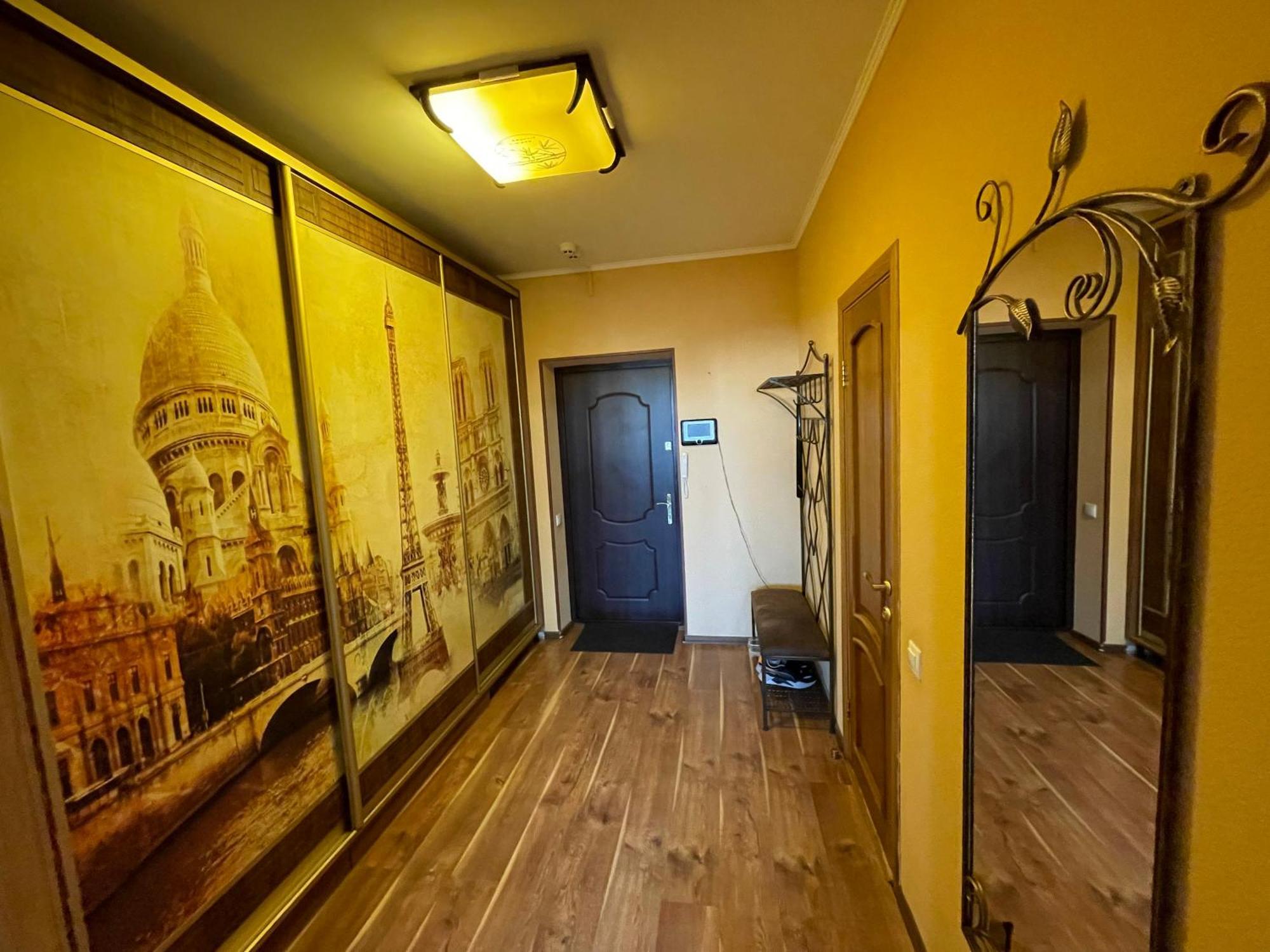 Apartment Voskresenska 18 , Парковые Озера Kiev Ruang foto