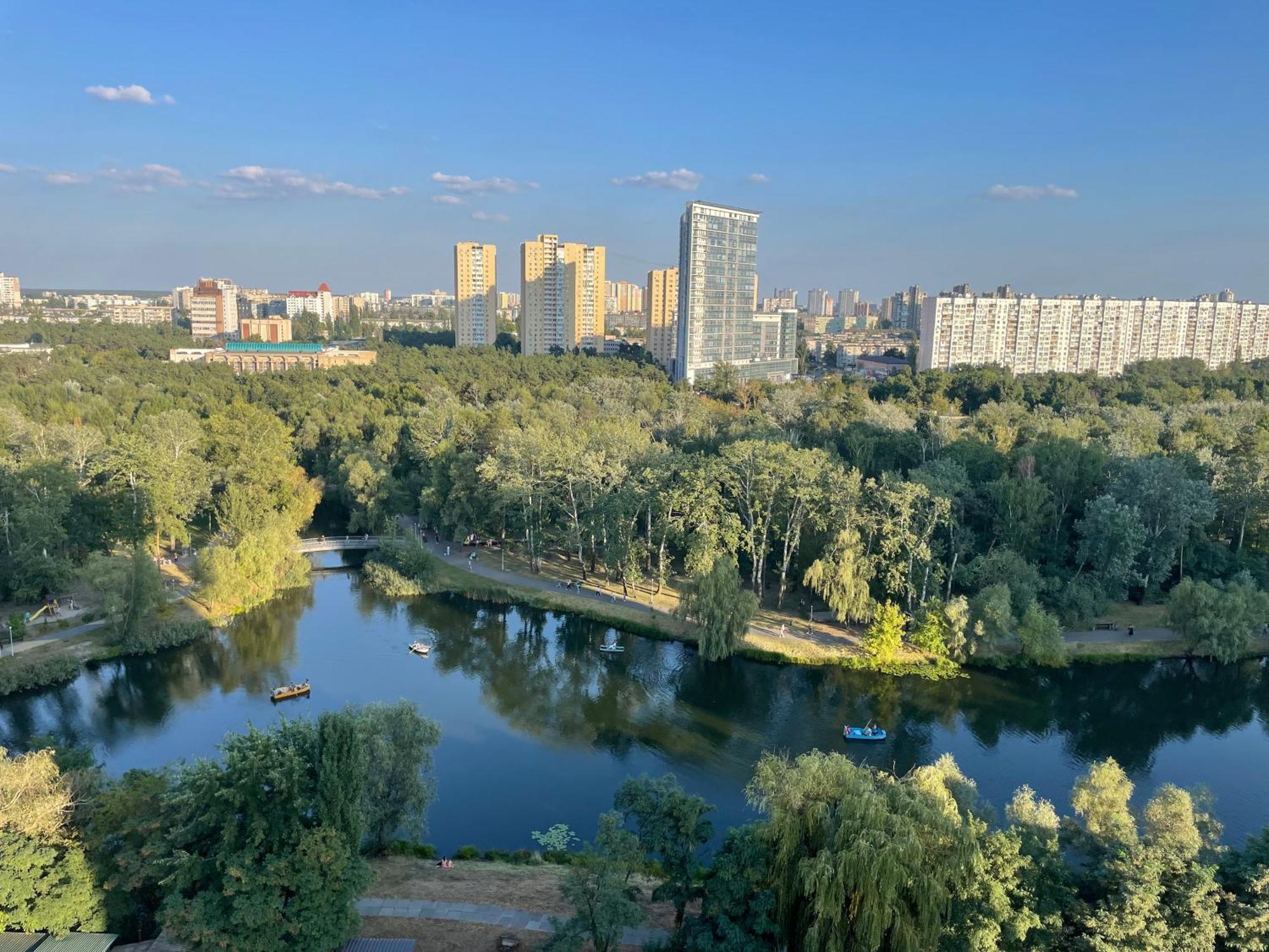 Apartment Voskresenska 18 , Парковые Озера Kiev Ruang foto