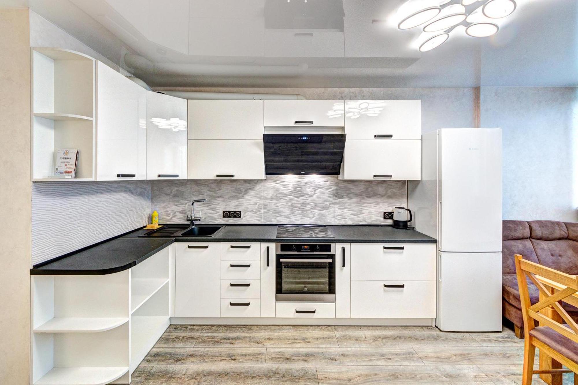 Apartment Voskresenska 18 , Парковые Озера Kiev Ruang foto