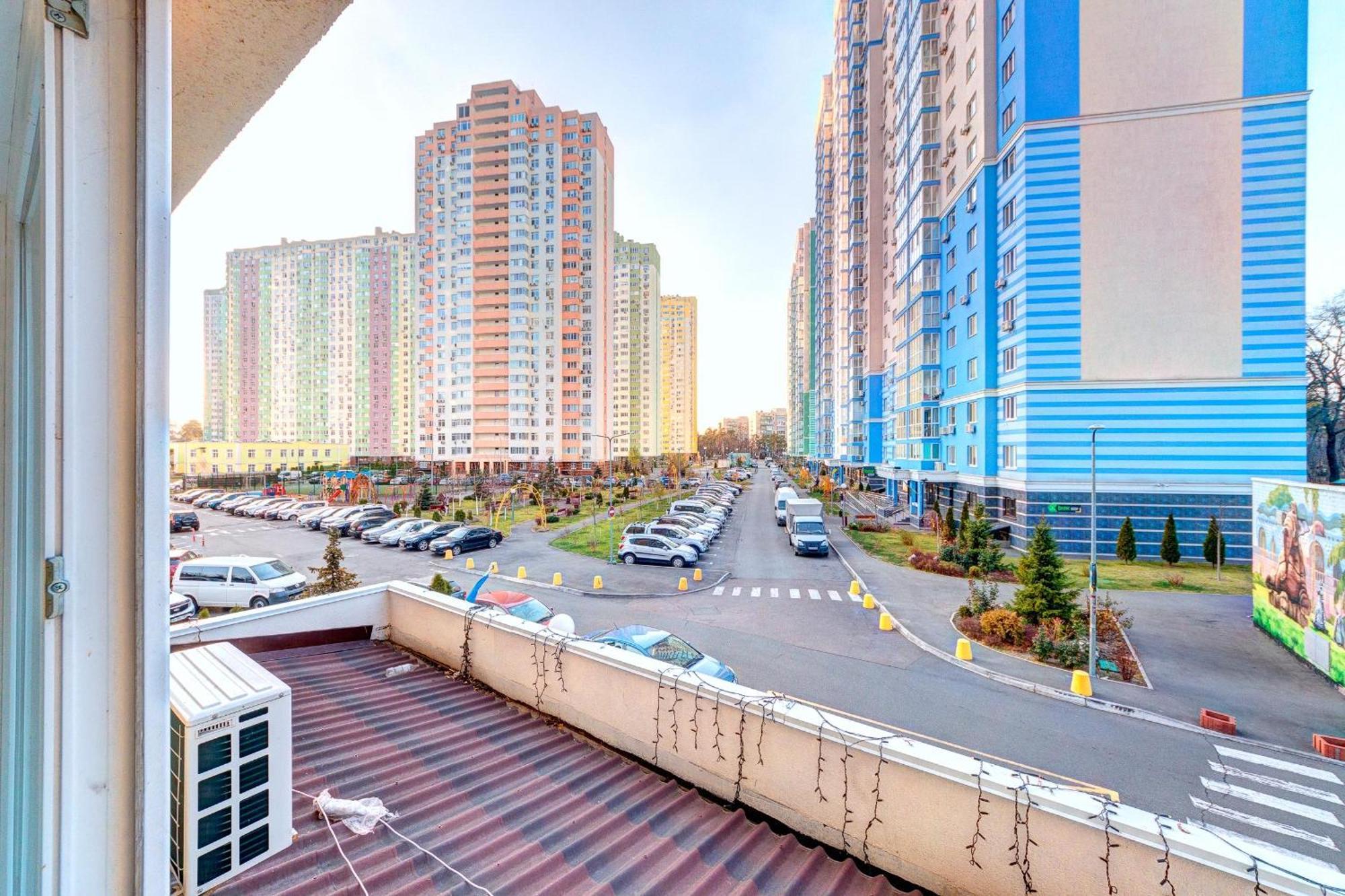 Apartment Voskresenska 18 , Парковые Озера Kiev Ruang foto
